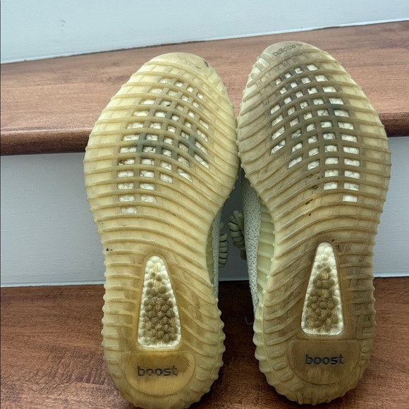 Men/woman adidas Yeezy Boost 350 V2 - Picture 7 of 7